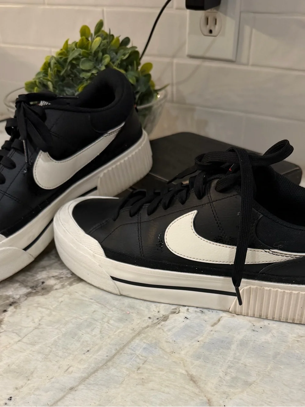Nike Black and White court legacy